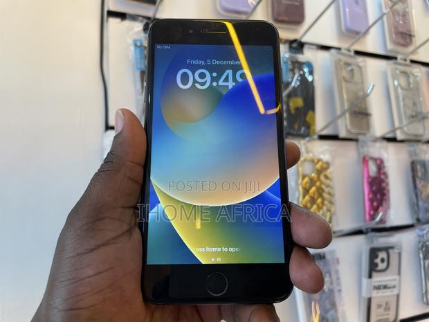 Apple iPhone 8 Plus 64 GB Black - thumbnail 2
