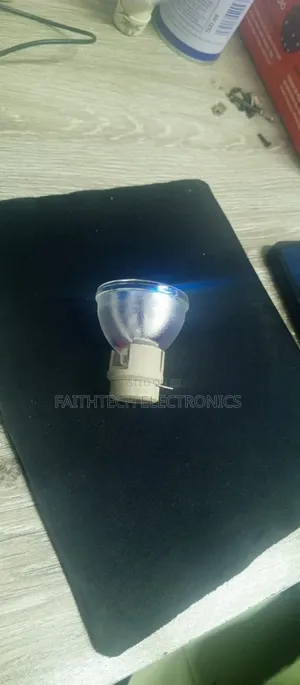 High-Quality Projector Lamp Replacement – Long Lasting