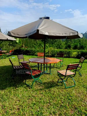 Canvased 4-Seater Wooden Metallic Dinner Set