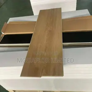 Premium SPC Flooring / Waterproof Wood Look for Modern Homes