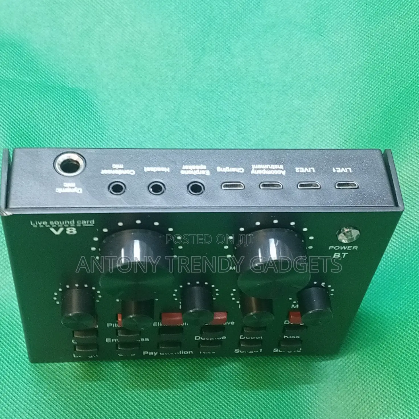 V8 Live Sound Card With Noise Reduction & Multiple Effects