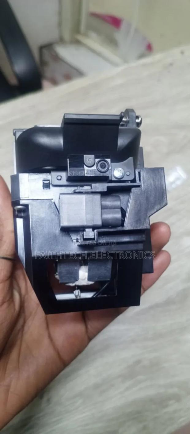 Affordable Projector Lamp – Restore Your Image Quality”