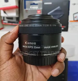 Canon Ef-S 35mm F/2.8 Macro Is STM Lens