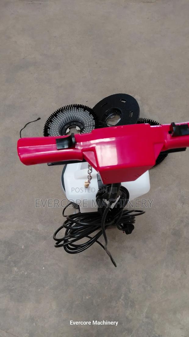 Best Quality Floor/Carpet Scrubbing Machine With Brushes - thumbnail 3