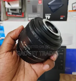 Canon Ef-S 35mm F/2.8 Macro Is STM Lens