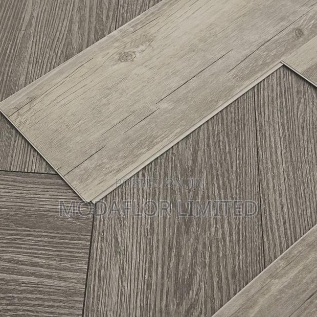Natural Wood Texture SPC Flooring / Perfect for Home Interiors - main view