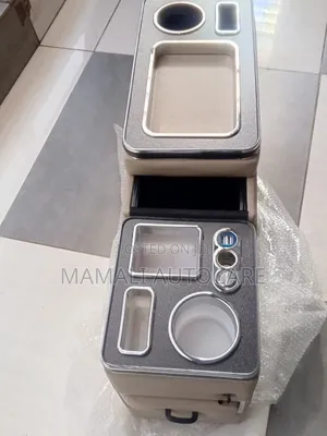 Premium Armrest for Noah/Voxy With Charging Ports