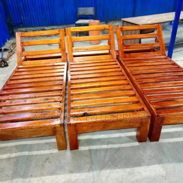 Wooden Customized Sunbeds Poolside
