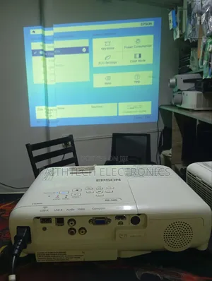 High-Brightness Projector Screen for Hire –