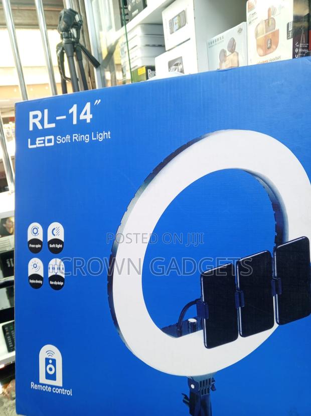 Usb Powered 14-Inch Led Ring Light With Remote Control - thumbnail 3