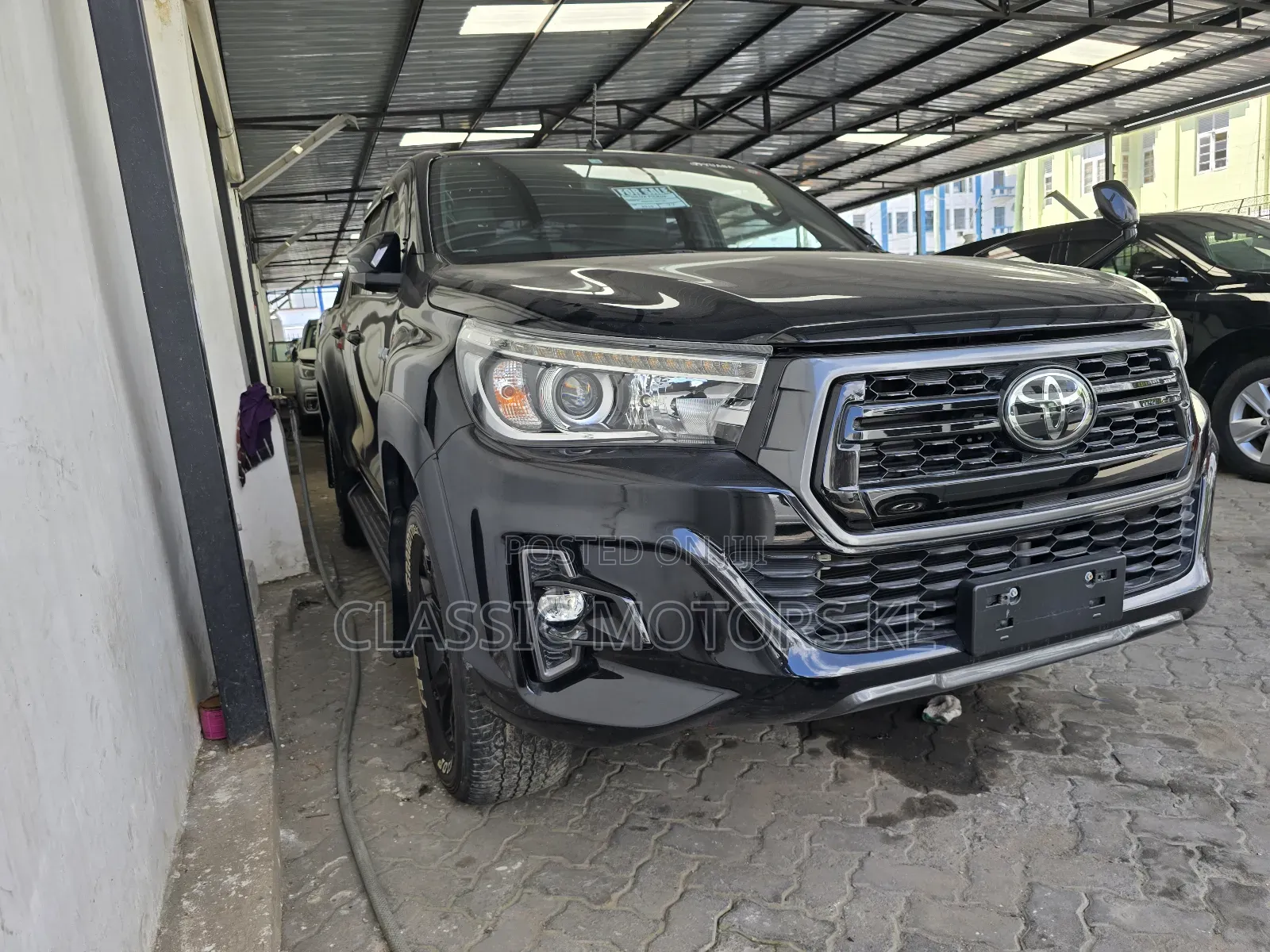 Toyota Hilux SR5+ 4x4 2019 Black
