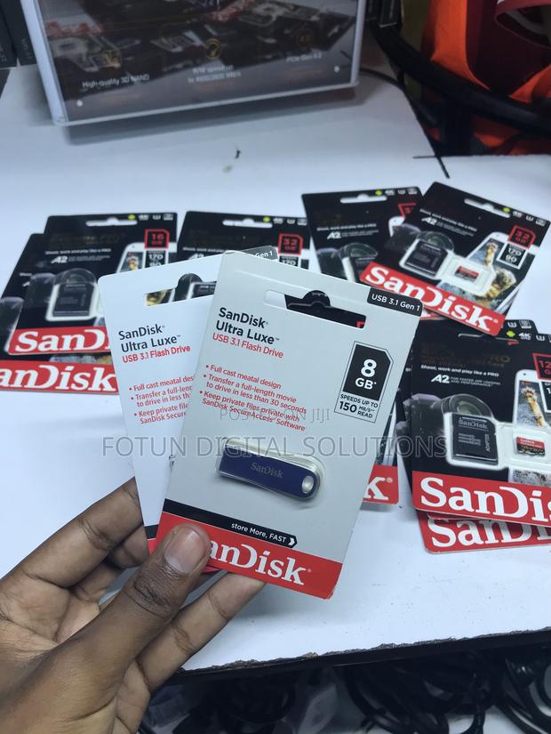 Secure Flash Drive 8gb - Sandisk Ultra Luxe With Encryption - main view