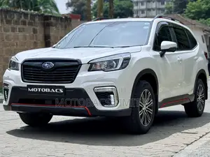 Subaru Forester Premium AWD 2019 White