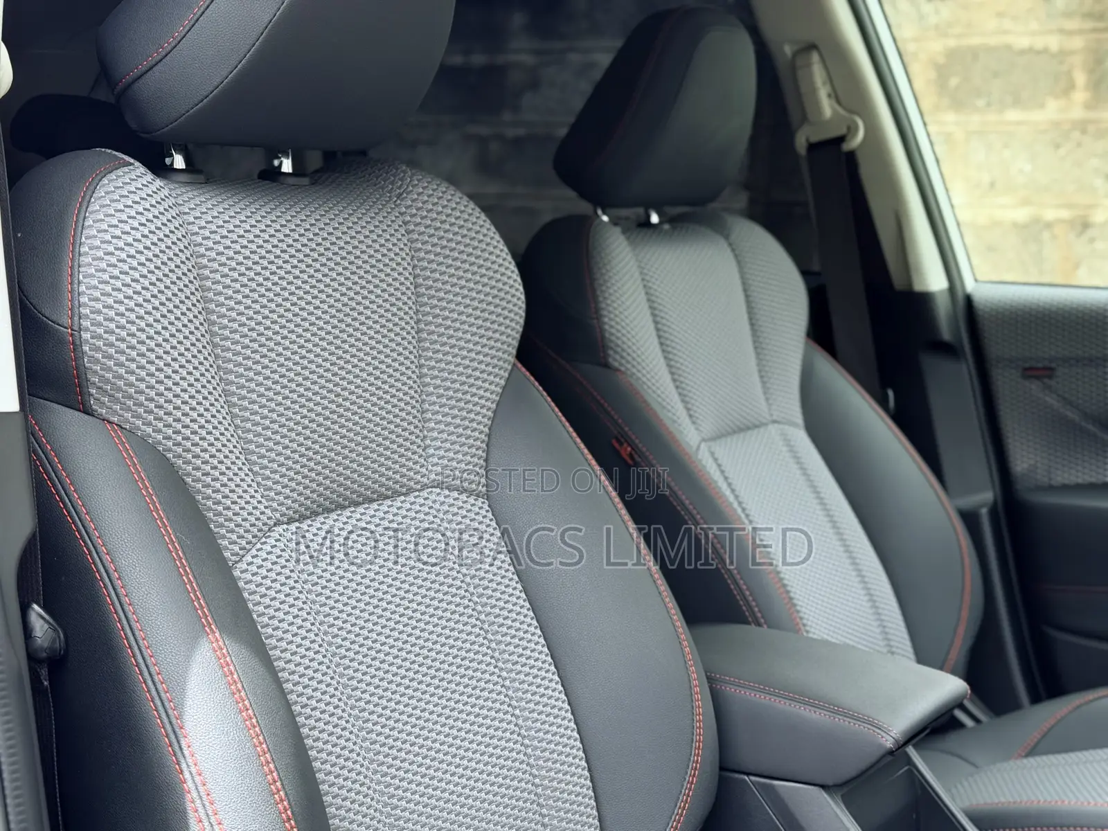 Subaru Forester Premium AWD 2019 White