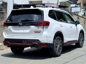 Subaru Forester Premium AWD 2019 White