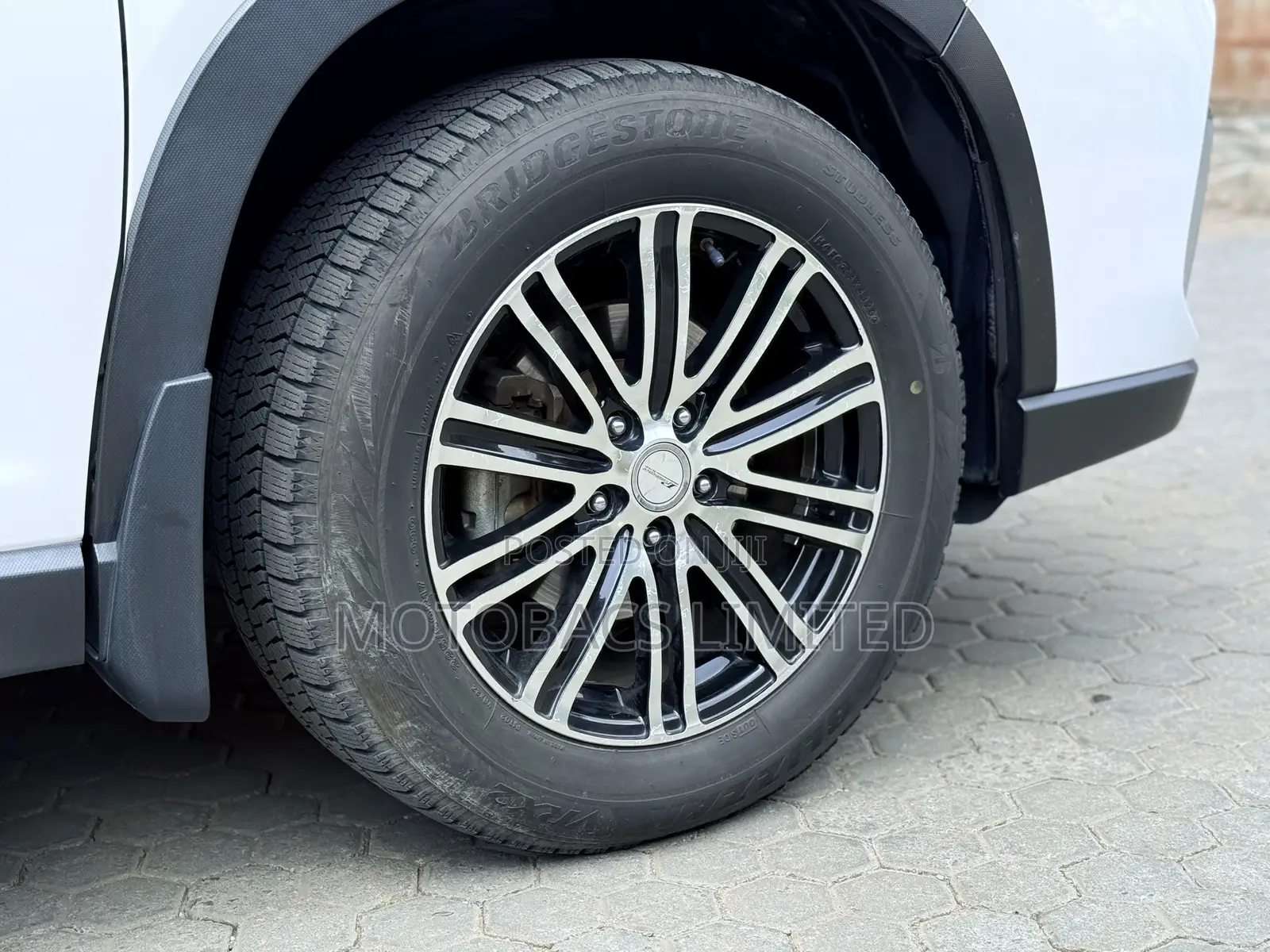 Subaru Forester Premium AWD 2019 White