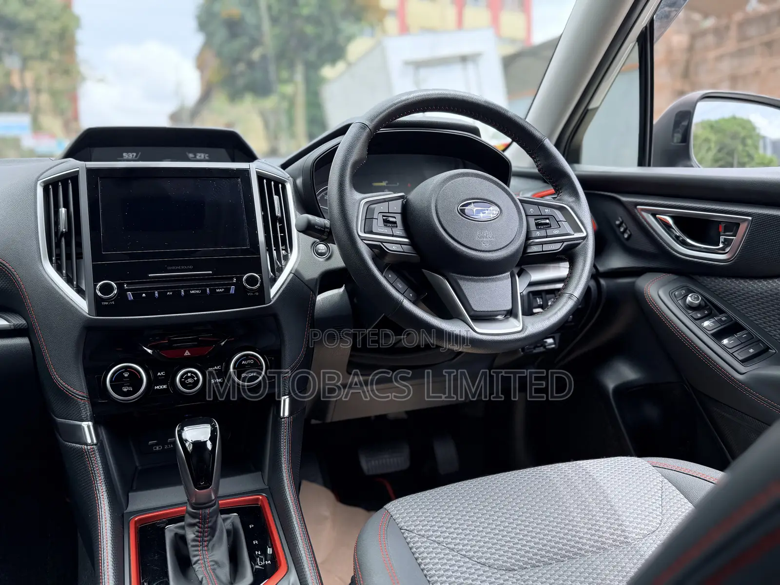 Subaru Forester Premium AWD 2019 White