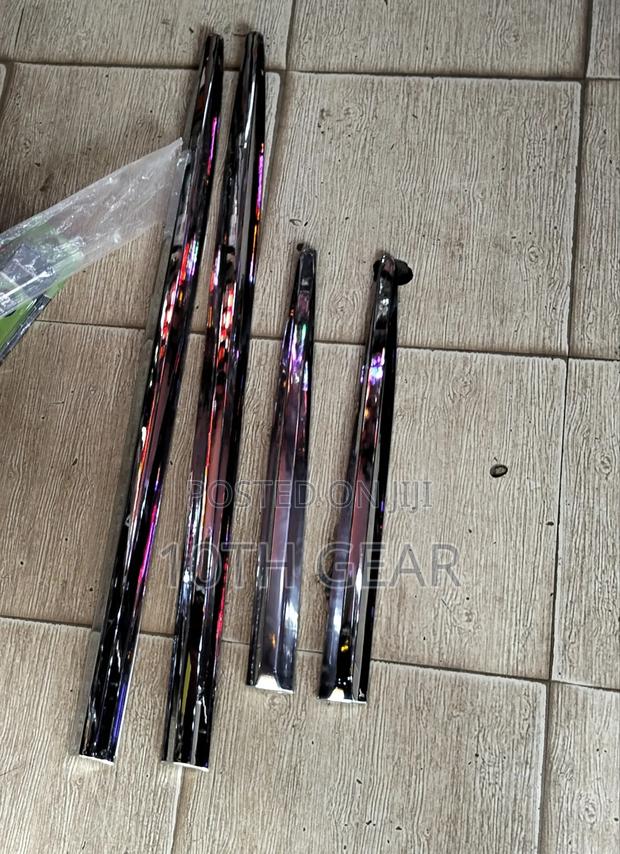 Side Moulding Harrier - thumbnail 2