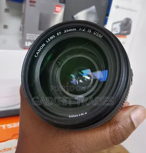 Canon Ef 35mm F/2 Is Usm Lens