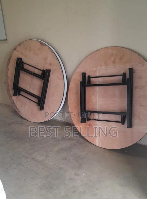 Folderable Round Table - main view