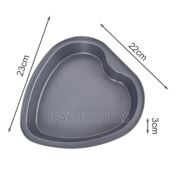  Metallic Heart Shaped Baking Tin
Size ; 28cm 
Non Stick - thumbnail 2