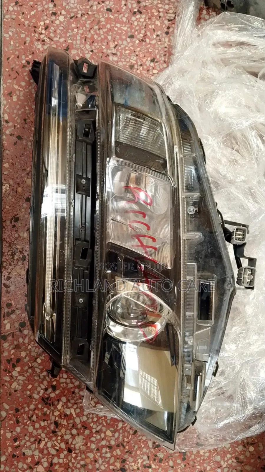Headlight Voxy 2018