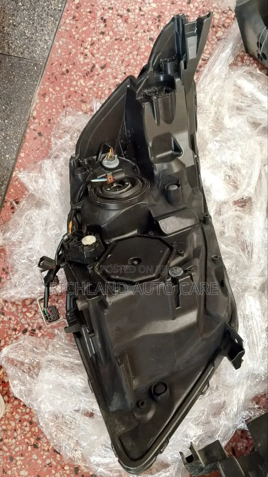 Headlight Voxy 2018