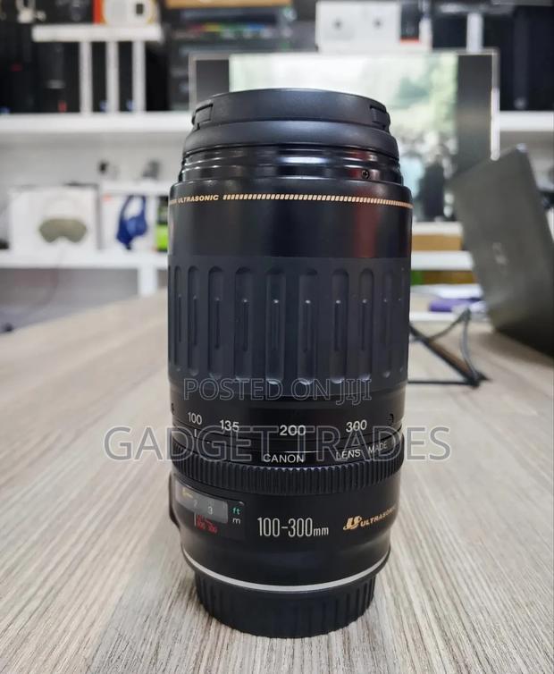 Canon 100-300mm F/4.5-5.6 Usm Autofocus Lens
