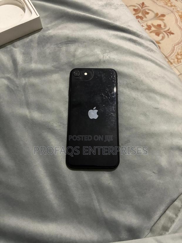 Apple iPhone SE (2022) 64 GB Black - thumbnail 3