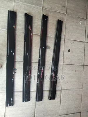 Side Skirts (Black)