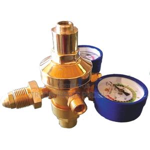 Two-Step-Double-Gauge-Oxygen-Regulator - main view