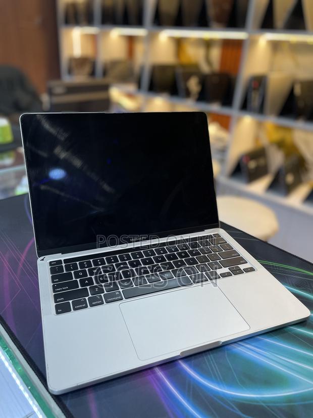 Laptop Apple MacBook Pro 32GB Intel Core I7 SSD 512GB - main view