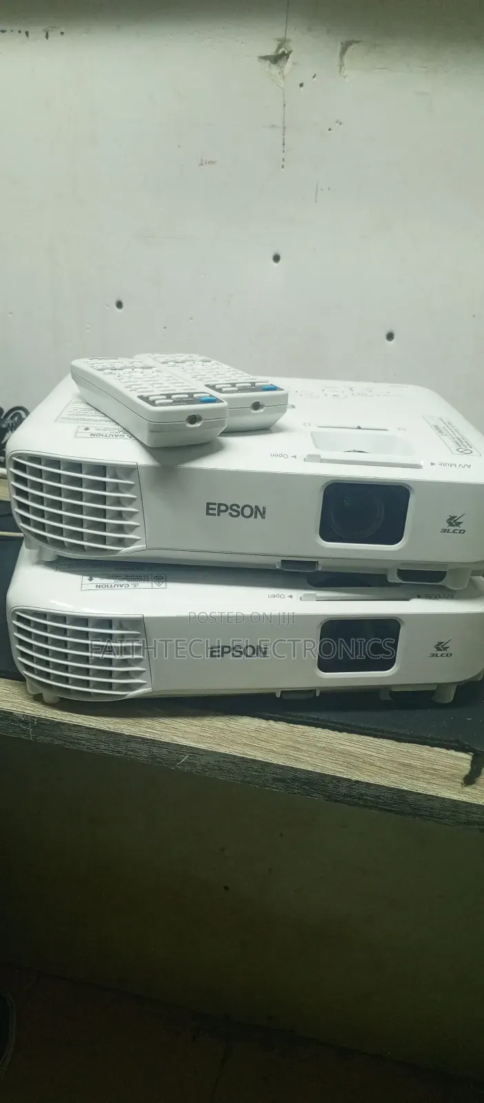 Refurbished Epson Projector – Super Bright Affordable