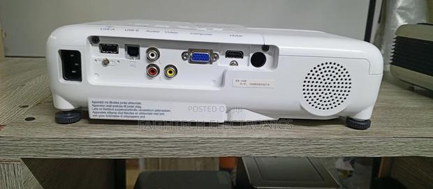 Clean Refurbished Epson Projector – Crystal Clear Display - thumbnail 2