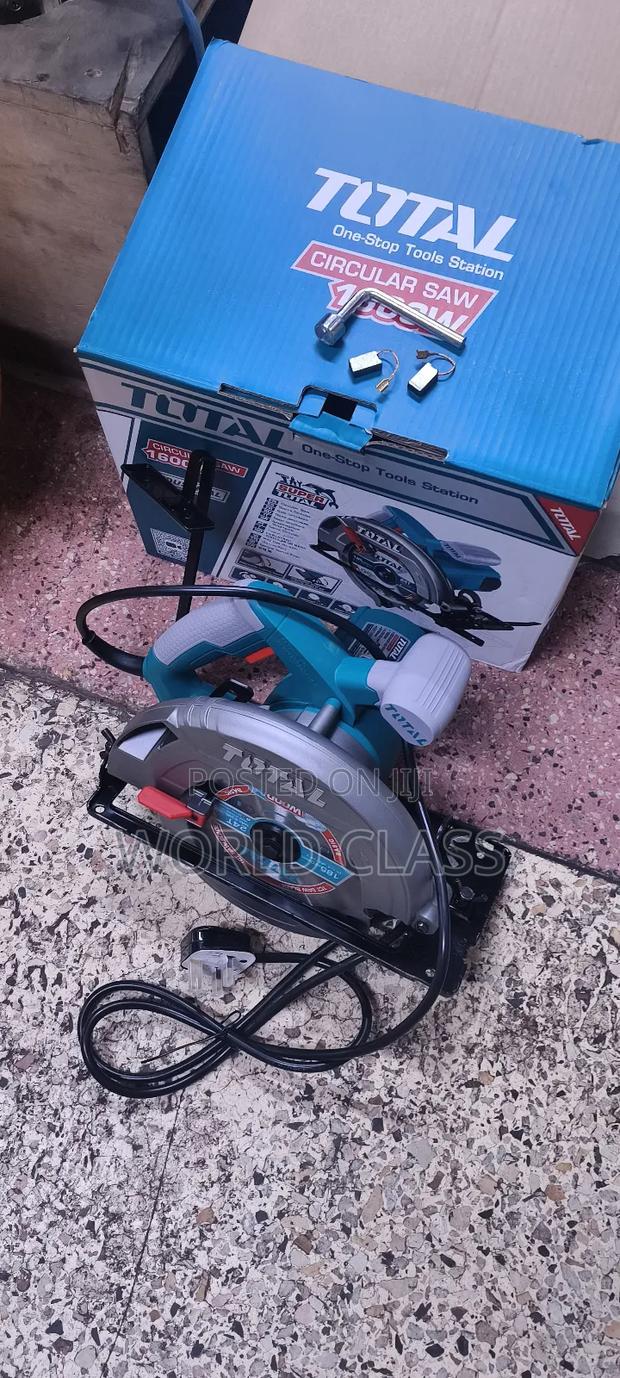 Powerful Total 1600w Circular Saw - thumbnail 3