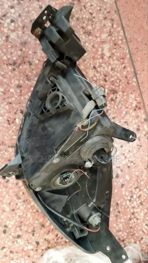 Headlight Mazda Verisa