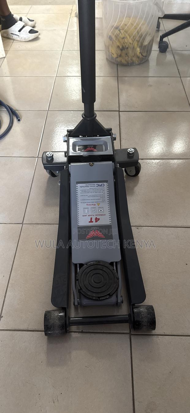 The Hydraulic Trolley Jack 4t - main view