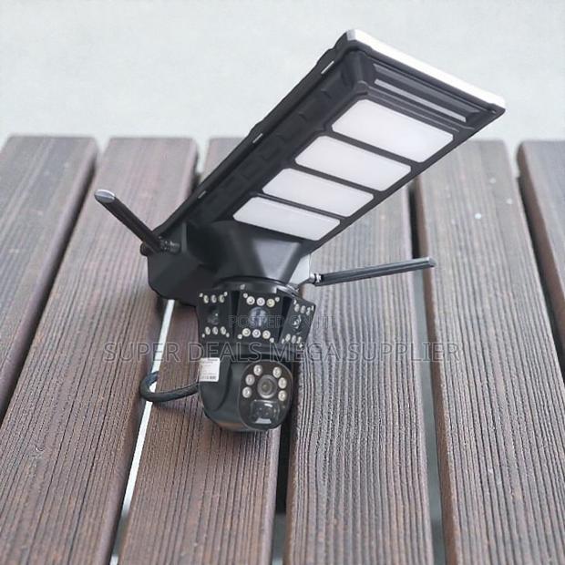 Live View Video Streaming 4g PTZ Security Camera Solar Street Light