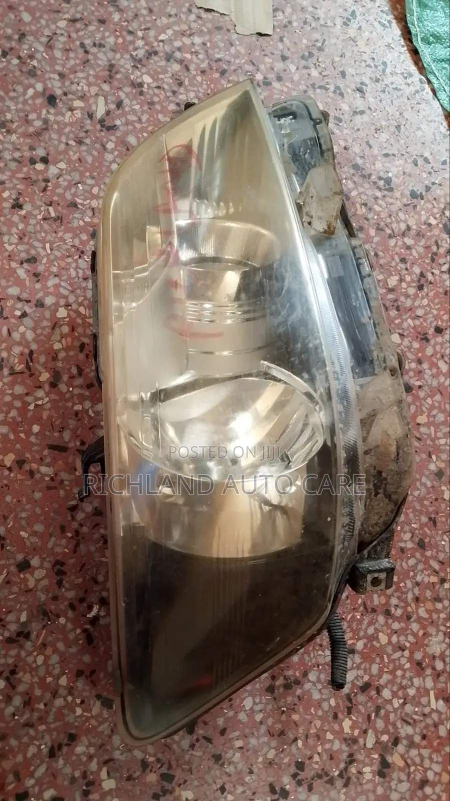 Headlight Toyota Rumion