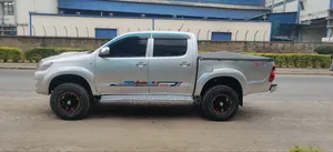 Toyota Hilux 3.0 D-4D Double Cab 2008 Gray
