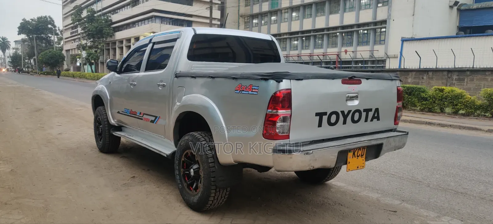 Toyota Hilux 3.0 D-4D Double Cab 2008 Gray
