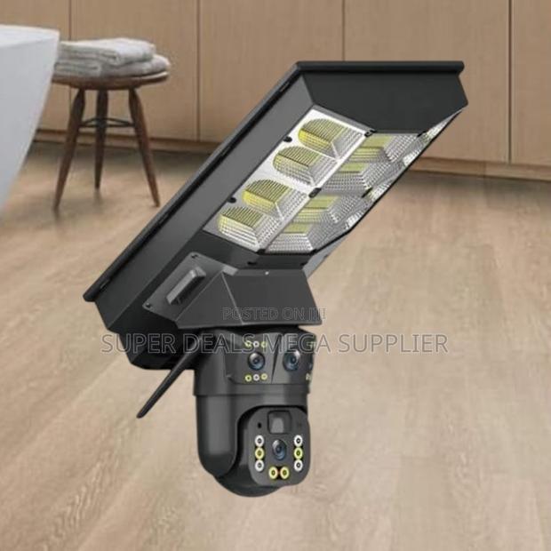 Motion Detection 4g PTZ Outdoor Home Security Camera Solar Streetlight
