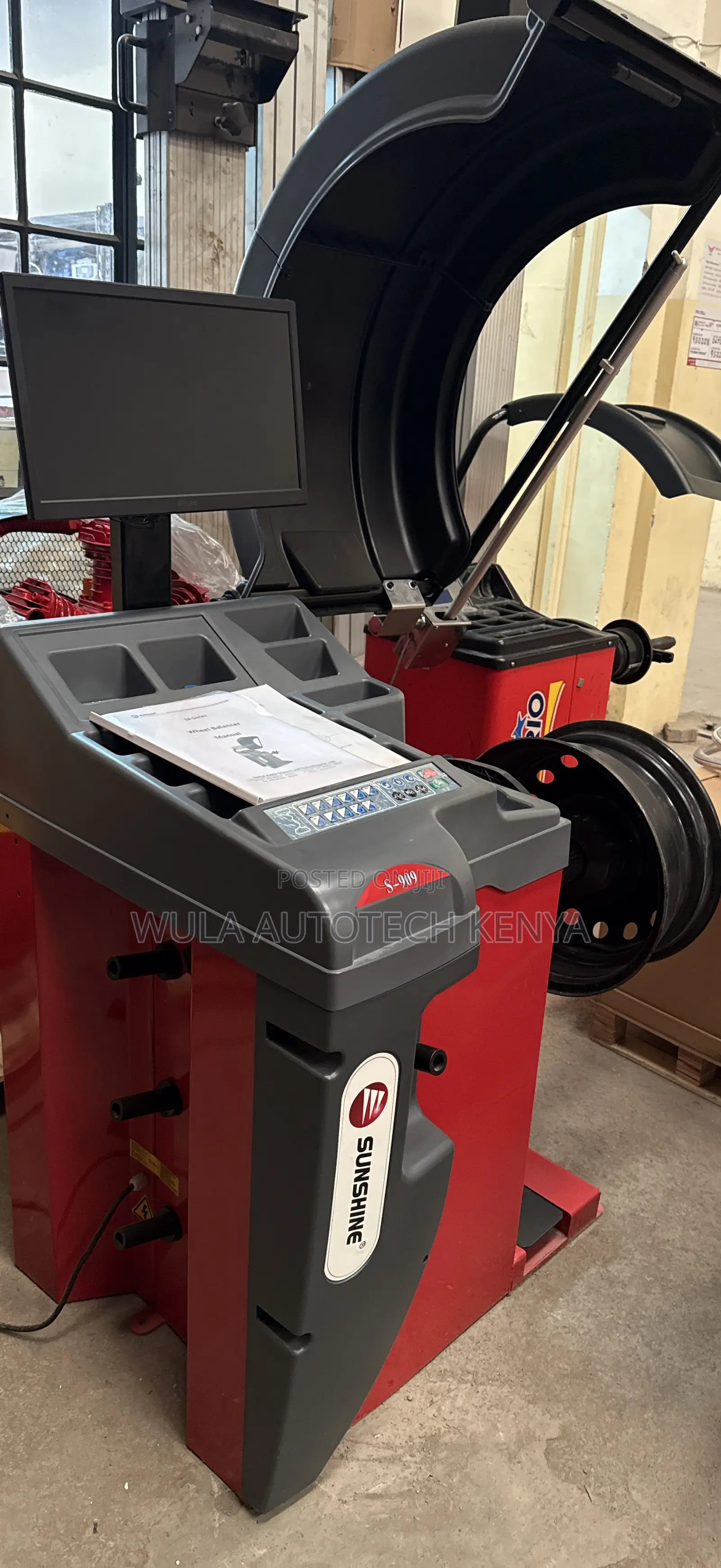 Commercial Tyre Balancer Machine for Garage Workshop