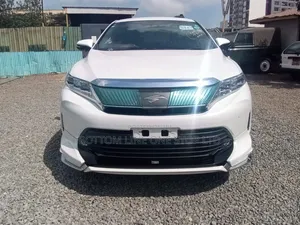 Toyota Harrier 2.0 4WD 2019 White