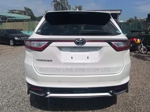 Toyota Harrier 2.0 4WD 2019 White