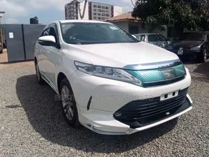 Toyota Harrier 2.0 4WD 2019 White