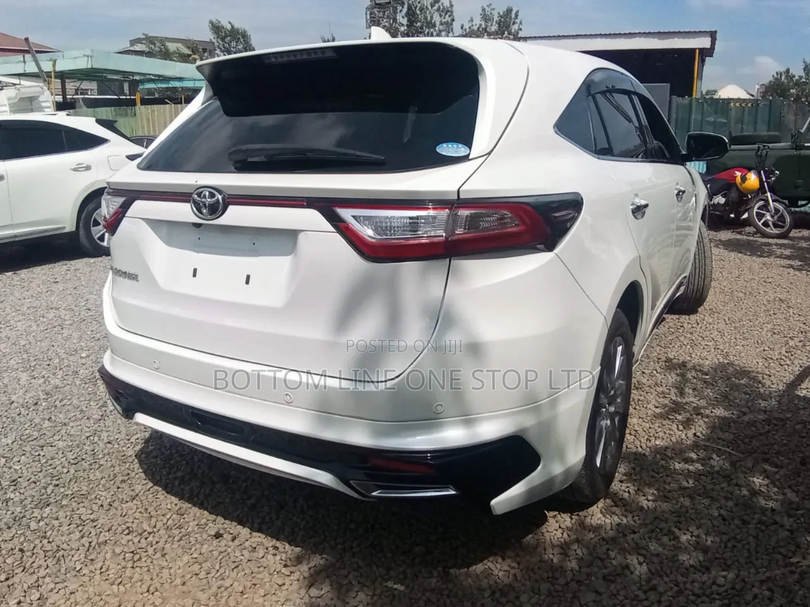 Toyota Harrier 2.0 4WD 2019 White