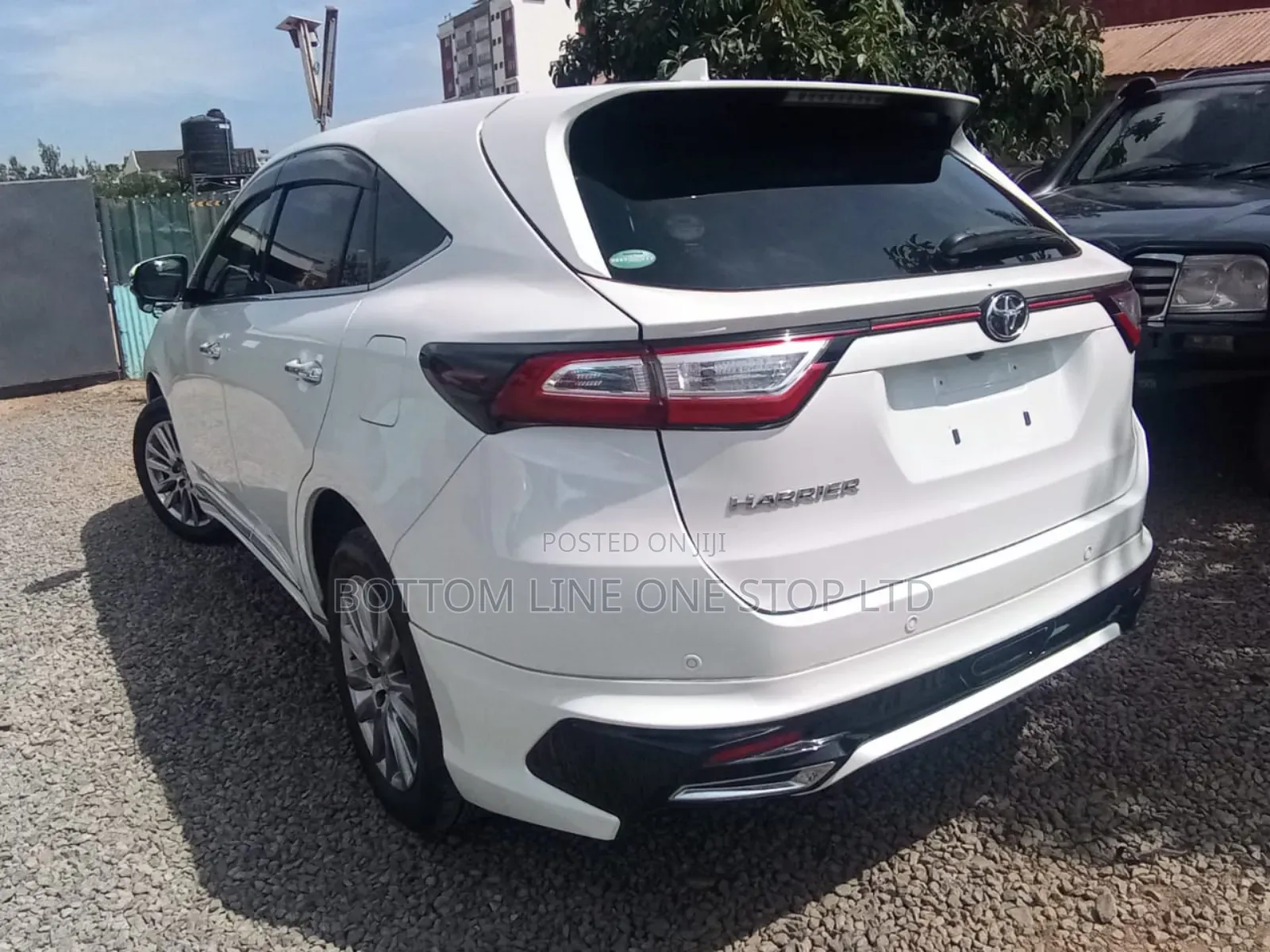 Toyota Harrier 2.0 4WD 2019 White