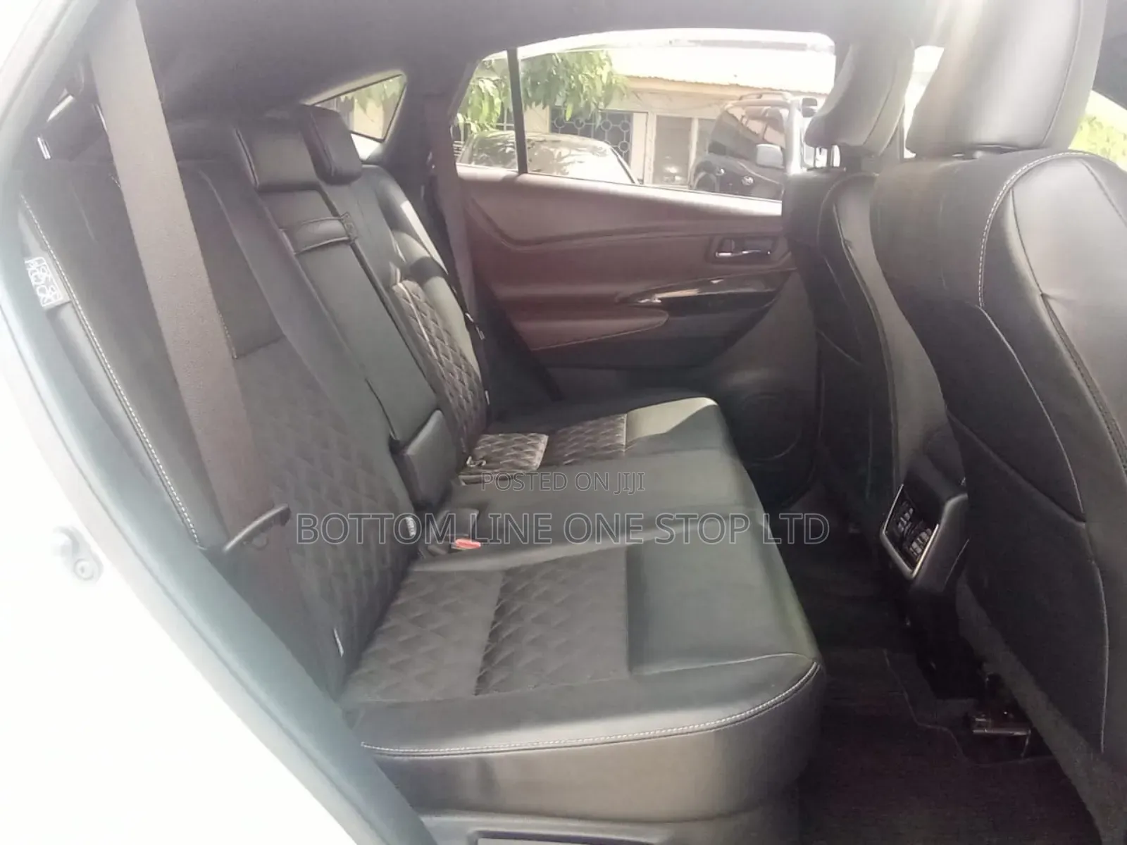 Toyota Harrier 2.0 4WD 2019 White