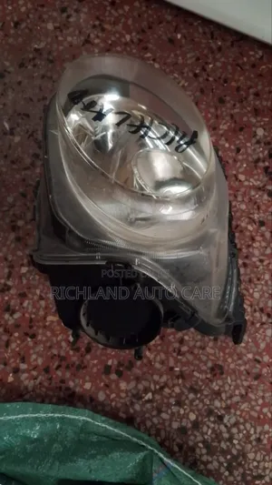 Headlight Nissan Juke
